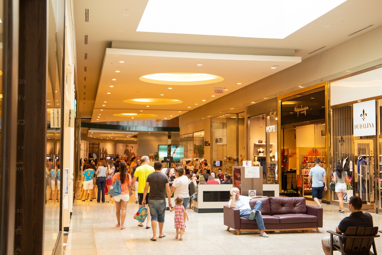 Second half is marked by openings at Almeida Junior shopping malls