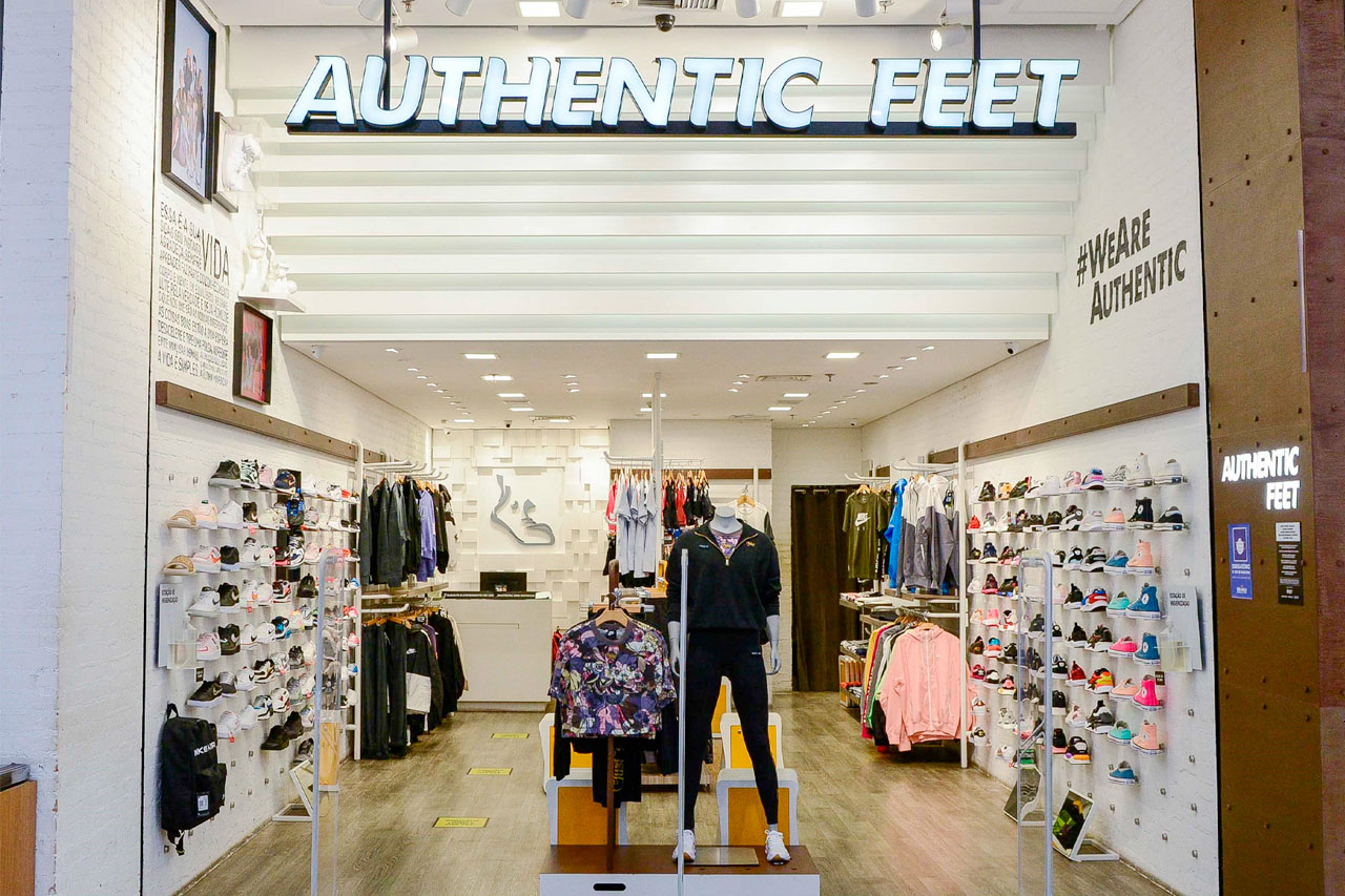 CS Authentic feet 6