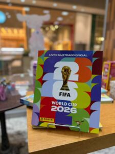 Álbuns e figurinhas da Copa movimentam os shoppings Almeida Junior.